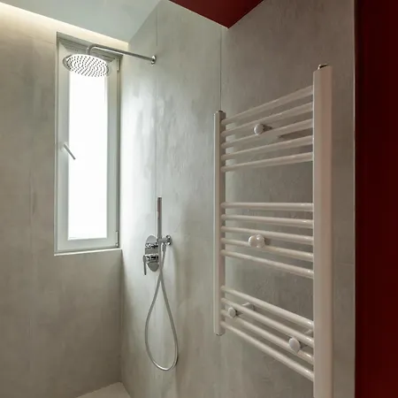Ruby Apartment *
